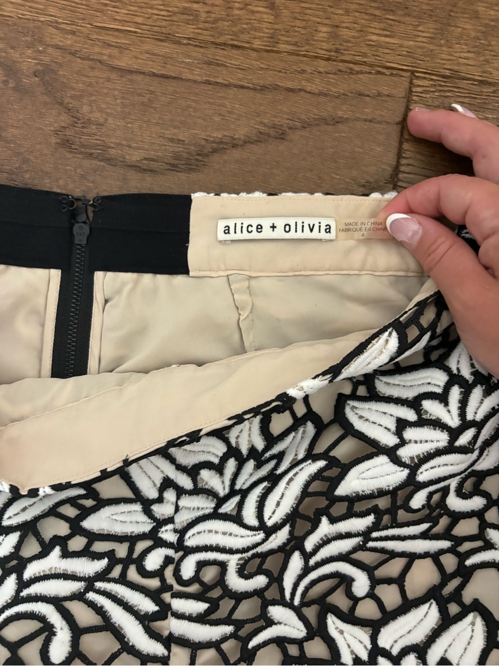 Alice + Olivia Black and White Floral Lace Overlay Skort - Picture 4 of 5